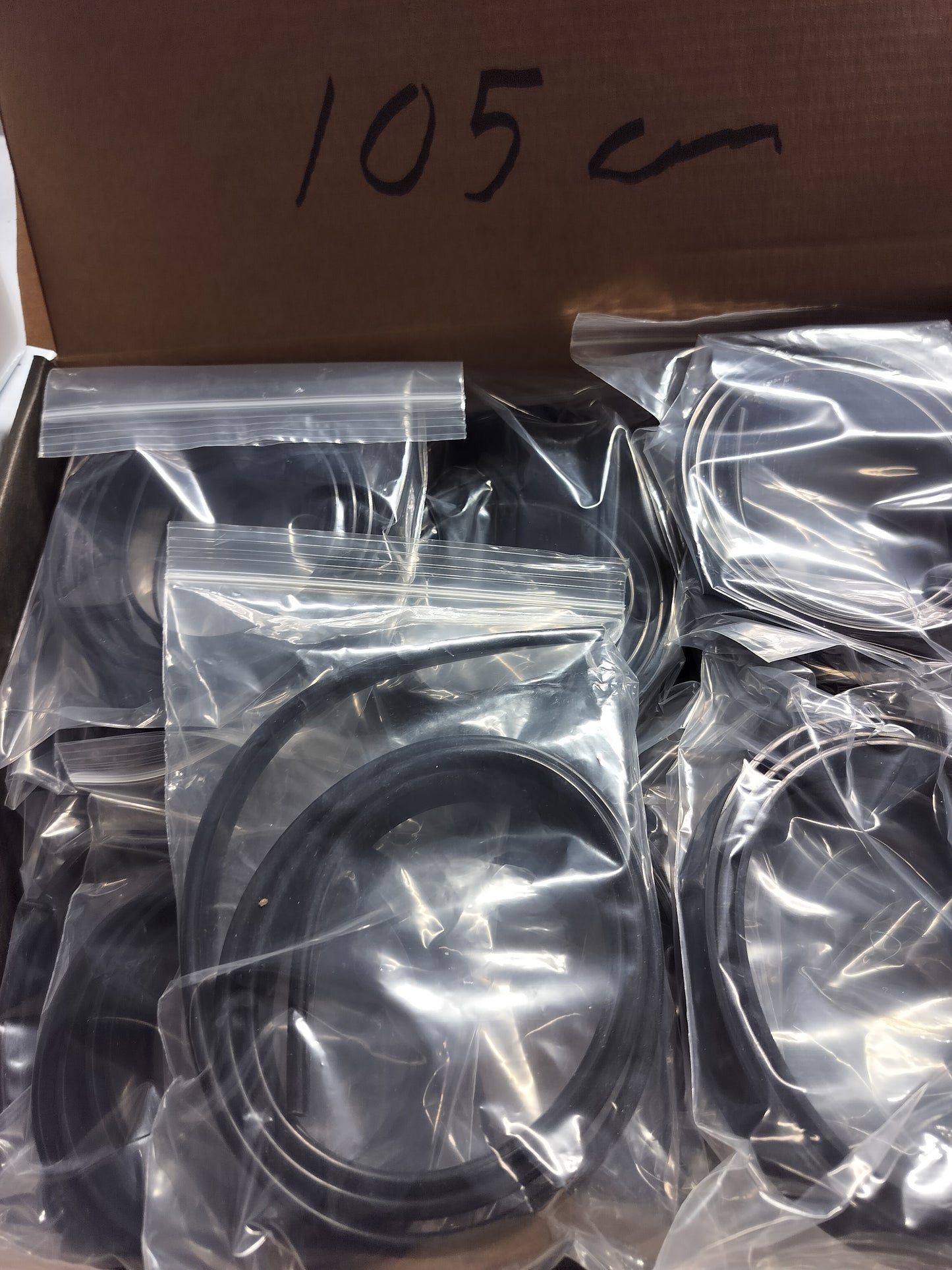 Ikkunan pesimen varakumi 105cm